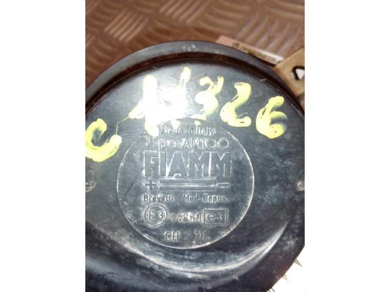 Recambio de claxon para nissan trucks l80.09 l80.14 referencia OEM IAM AM100  