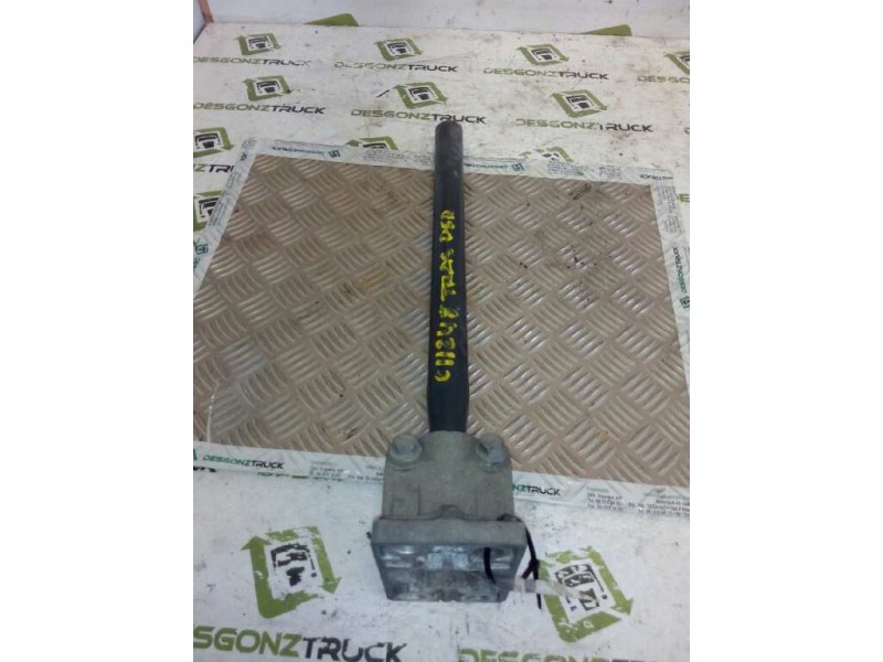 Recambio de soporte guardabarros trasero para renault premium route 2006 fas 4x2 larga distancia referencia OEM IAM DERECHO  