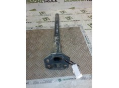 Recambio de soporte guardabarros trasero para renault premium route 2006 fas 4x2 larga distancia referencia OEM IAM DERECHO  