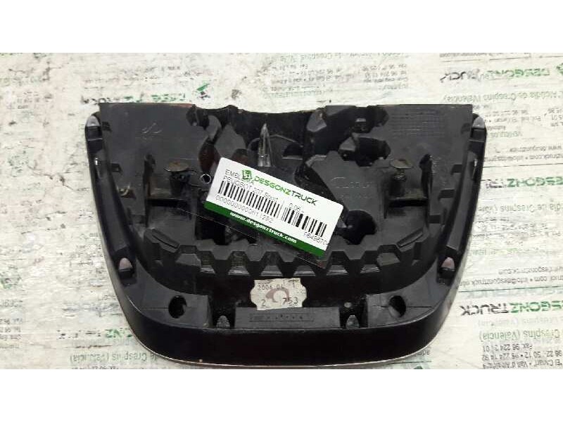 Recambio de emblema para peugeot 207 sport referencia OEM IAM 9649670480  