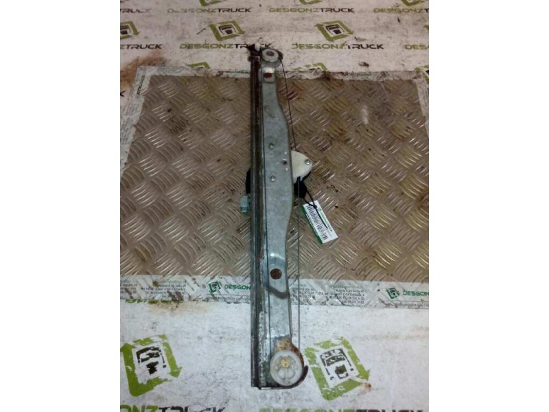 Recambio de elevalunas delantero derecho para nissan trucks atleon 120 referencia OEM IAM 0130821700 BOSCH 12V 