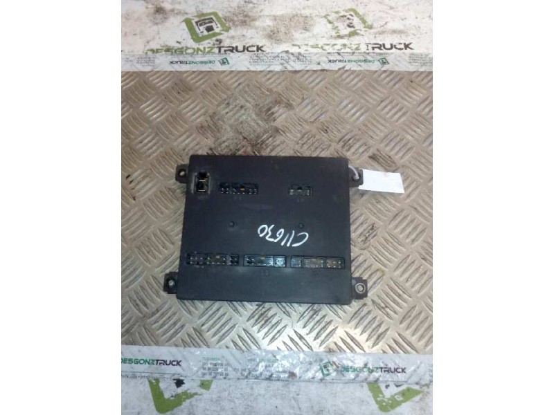 Recambio de caja reles / fusibles para nissan trade 100 caja cerrada, techo elevado referencia OEM IAM 24063G4901  