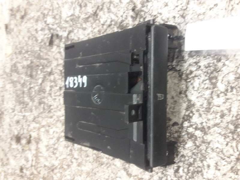 Recambio de posavasos para nissan almera (n16/e) acenta referencia OEM IAM 68430BM400  