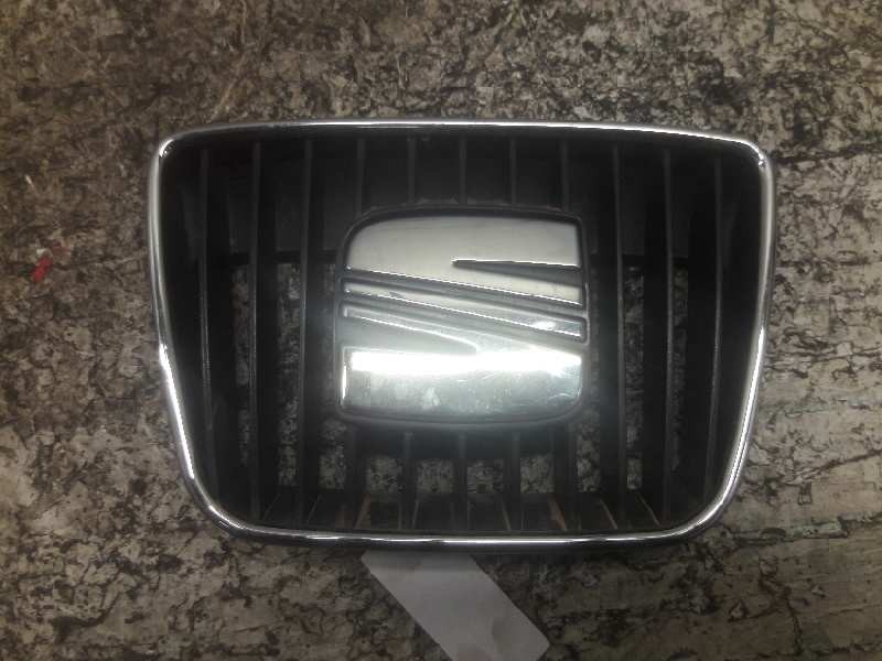 Recambio de rejilla delantera central para seat ibiza (6k1) select referencia OEM IAM 6K0853654D  