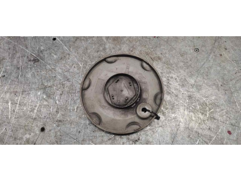 Recambio de tapacubos para renault megane ii berlina 5p confort authentique referencia OEM IAM 8200134772 14CM 