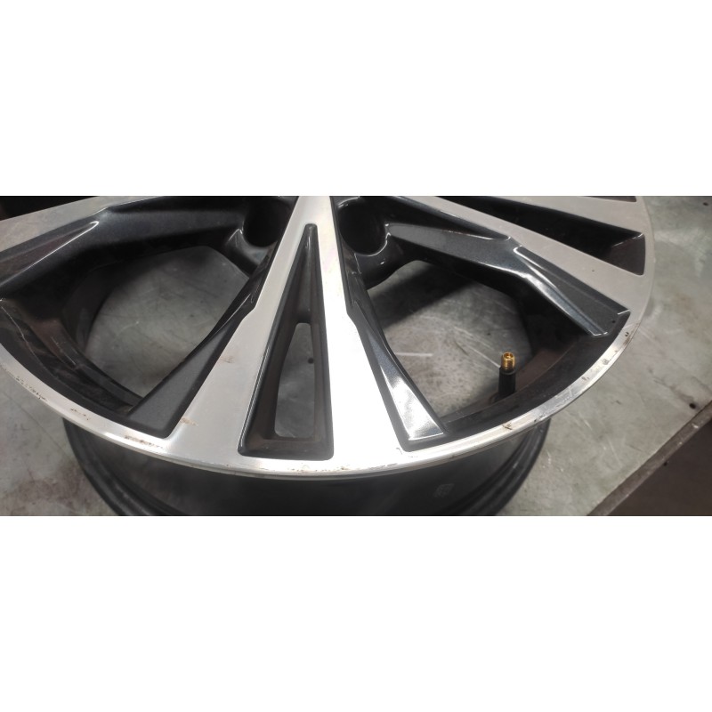 Recambio de juego llantas para nissan qashqai (j11) acenta referencia OEM IAM  18 X 7J 18´´-5 TORNILLOS