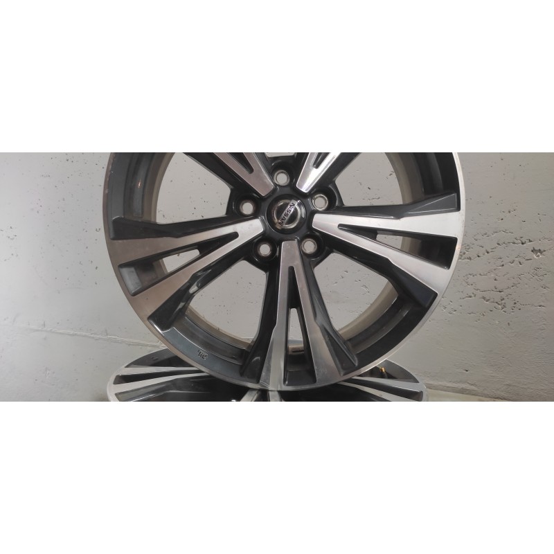 Recambio de juego llantas para nissan qashqai (j11) acenta referencia OEM IAM  18 X 7J 18´´-5 TORNILLOS