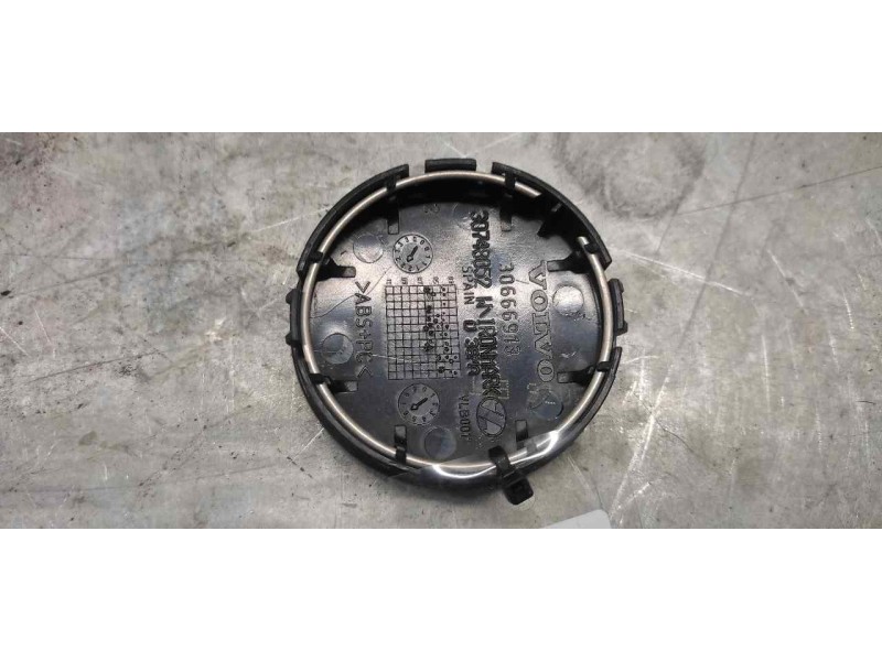 Recambio de tapacubos para volvo c30 referencia OEM IAM 30666913  