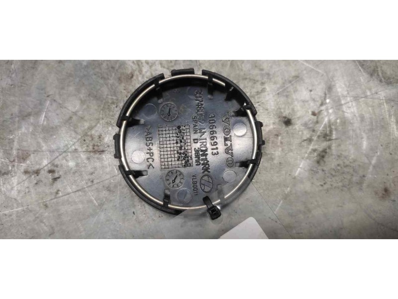 Recambio de tapacubos para volvo c30 referencia OEM IAM 30666913  