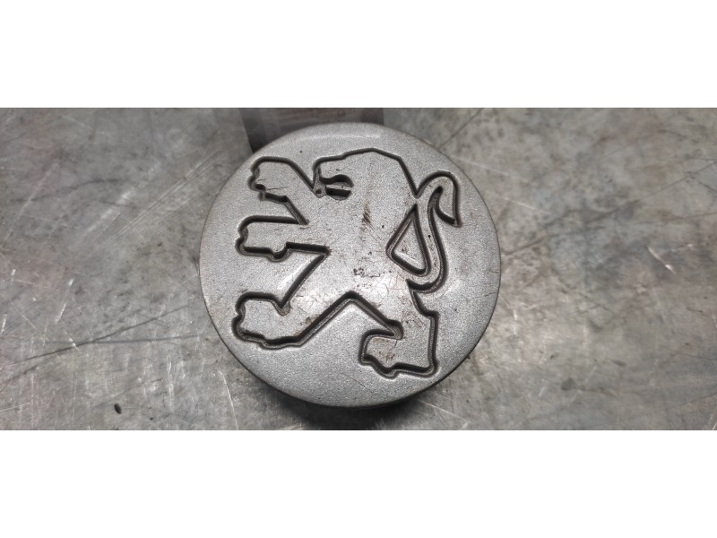 Recambio de tapacubos para peugeot 206 berlina referencia OEM IAM 9629668077  