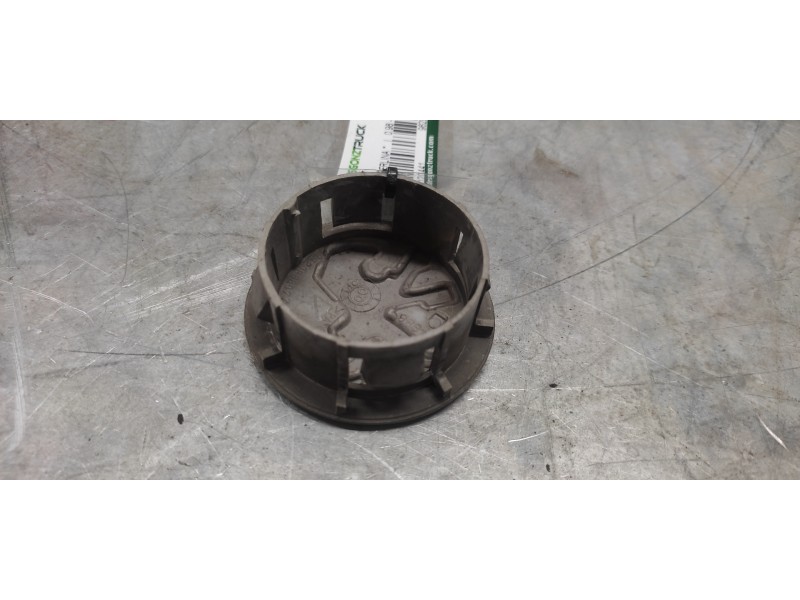 Recambio de tapacubos para peugeot 206 berlina referencia OEM IAM 9629668077  