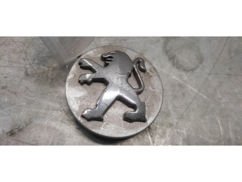 Recambio de tapacubos para peugeot 207 referencia OEM IAM 9639098380  