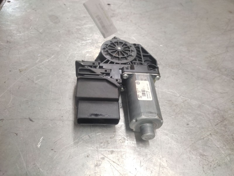 Recambio de motor elevalunas trasero izquierdo para volkswagen golf vi (5k1) rabbit referencia OEM IAM 5K0959703D  