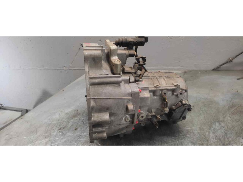 Recambio de caja cambios para nissan almera tino (v10m) 1.8 16v cat referencia OEM IAM 8E069VT 7608 MANUAL