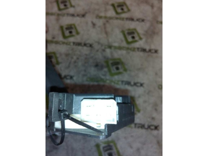 Recambio de mando intermitentes para iveco eurocargo 05.03  fg 80 e larga distancia referencia OEM IAM   
