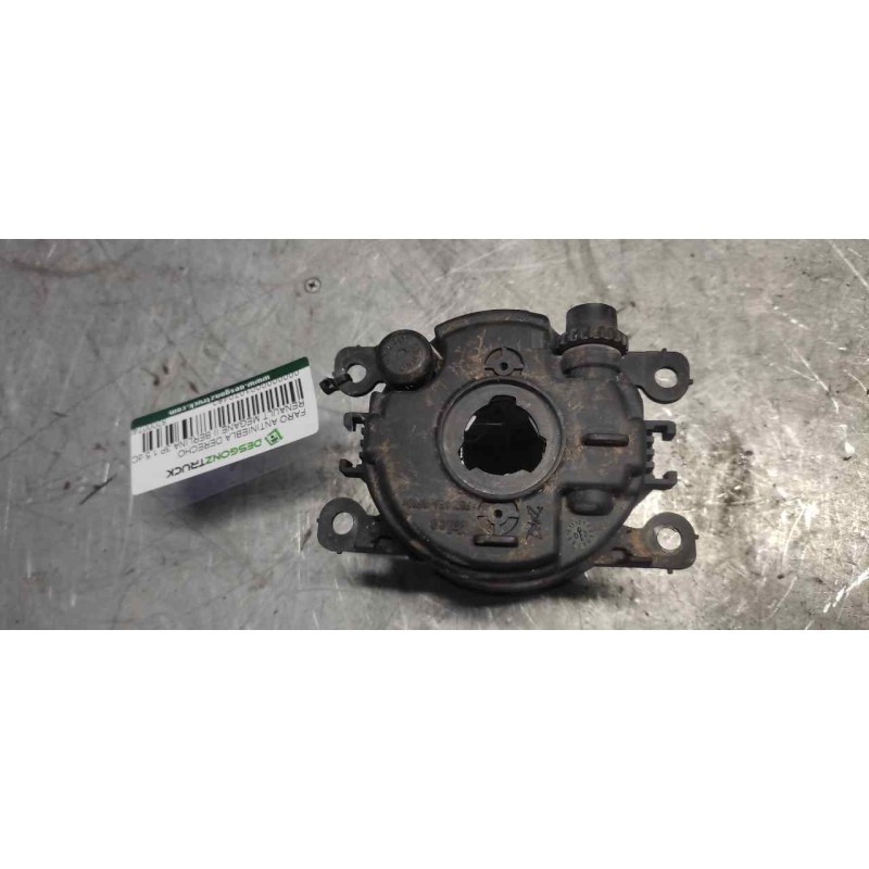 Recambio de faro antiniebla derecho para renault megane ii berlina 3p 1.5 dci diesel referencia OEM IAM 8200074008  