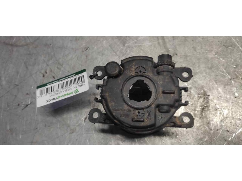 Recambio de faro antiniebla derecho para renault megane ii berlina 3p 1.5 dci diesel referencia OEM IAM 8200074008  