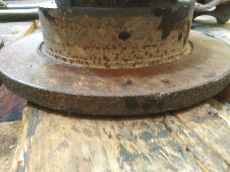 Recambio de buje trasero izquierdo para renault maxity 2.5 diesel referencia OEM IAM   