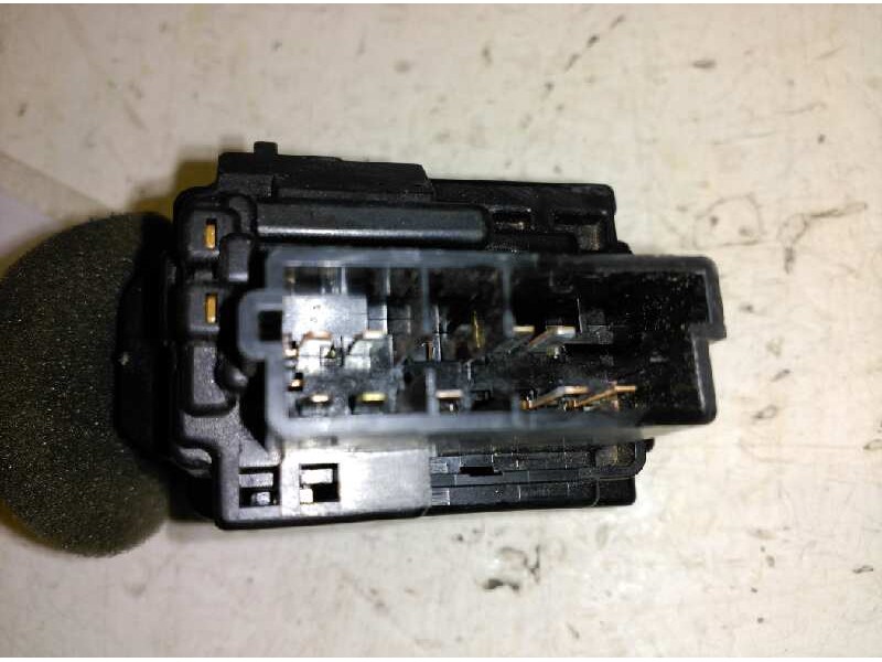 Recambio de mando limpia para peugeot 106 (s2) kid d referencia OEM IAM 6239C0 96049597ZL 33779502