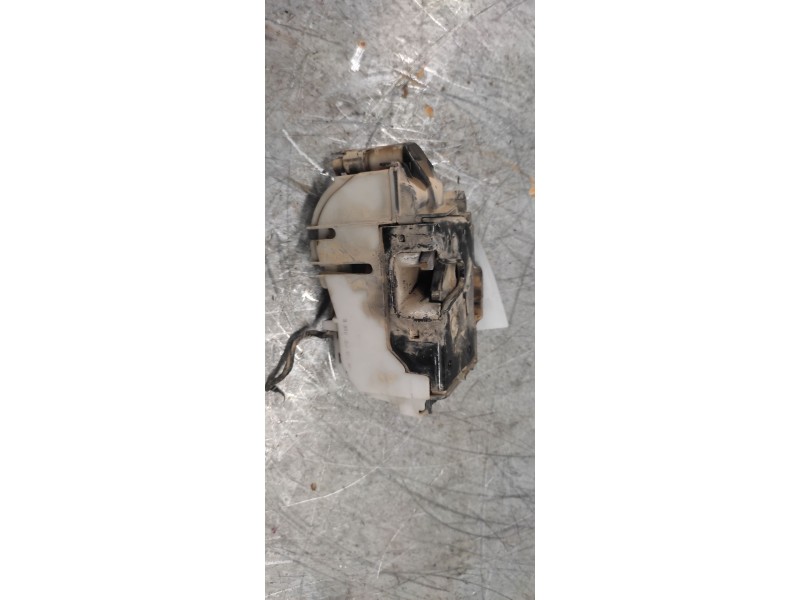 Recambio de cerradura puerta delantera derecha para volkswagen polo berlina (6n2) trendline referencia OEM IAM 1hm862154  