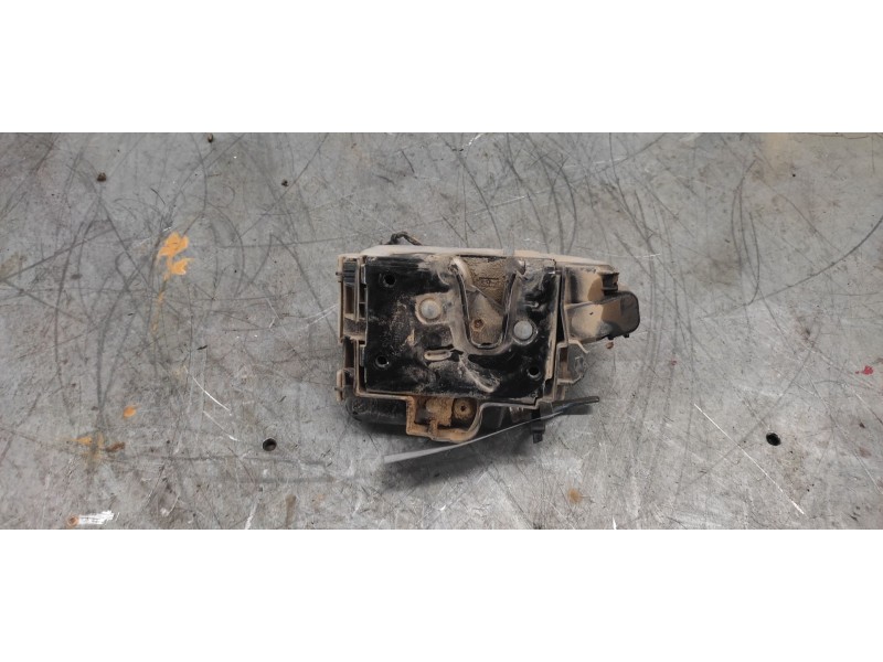 Recambio de cerradura puerta delantera derecha para volkswagen polo berlina (6n2) trendline referencia OEM IAM 1hm862154  