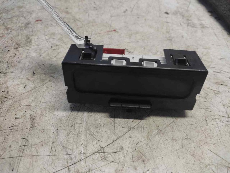 Recambio de pantalla multifuncion para renault megane ii berlina 5p authentique referencia OEM IAM 8200107839  
