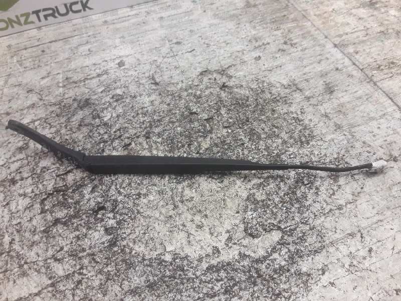 Recambio de brazo limpia delantero izquierdo para renault scenic ii authentique referencia OEM IAM 8200113230  