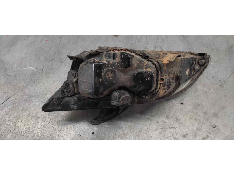 Recambio de faro derecho para ford focus berlina (cap) 1.4 16v cat referencia OEM IAM   