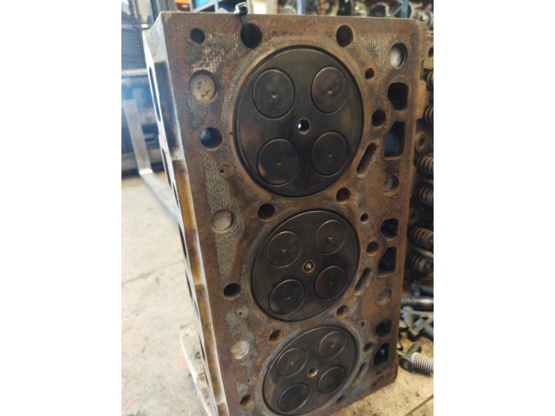 Recambio de culata para pegaso trucks serie 1200 1234 referencia OEM IAM   