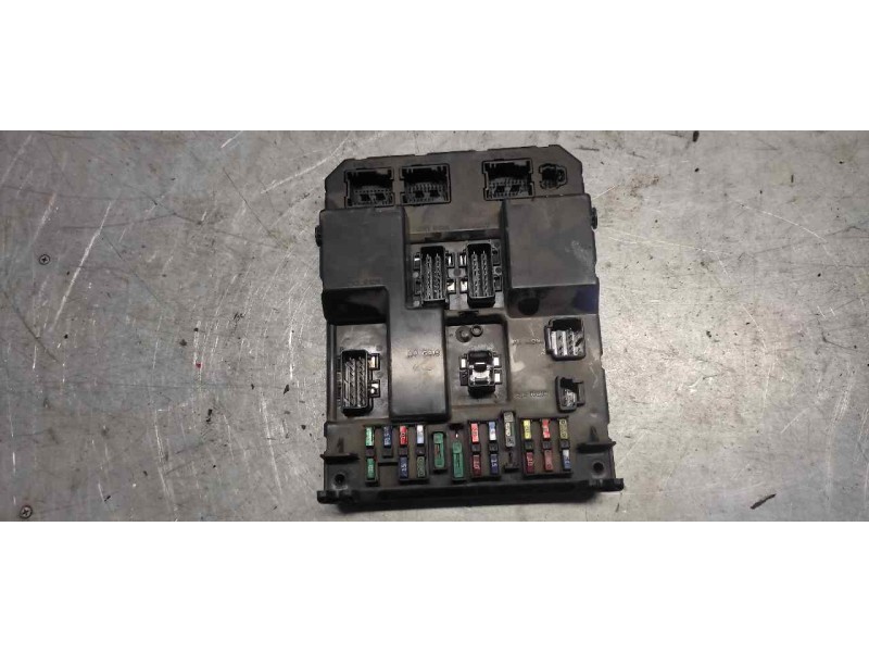 Recambio de caja reles / fusibles para peugeot 307 (s1) xs referencia OEM IAM 9651197580 9651196880 BSI