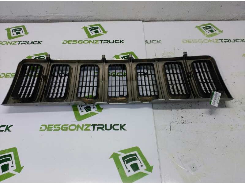 Recambio de rejilla delantera central para chrysler jeep cherokee limited exclusive referencia OEM IAM 55055059  