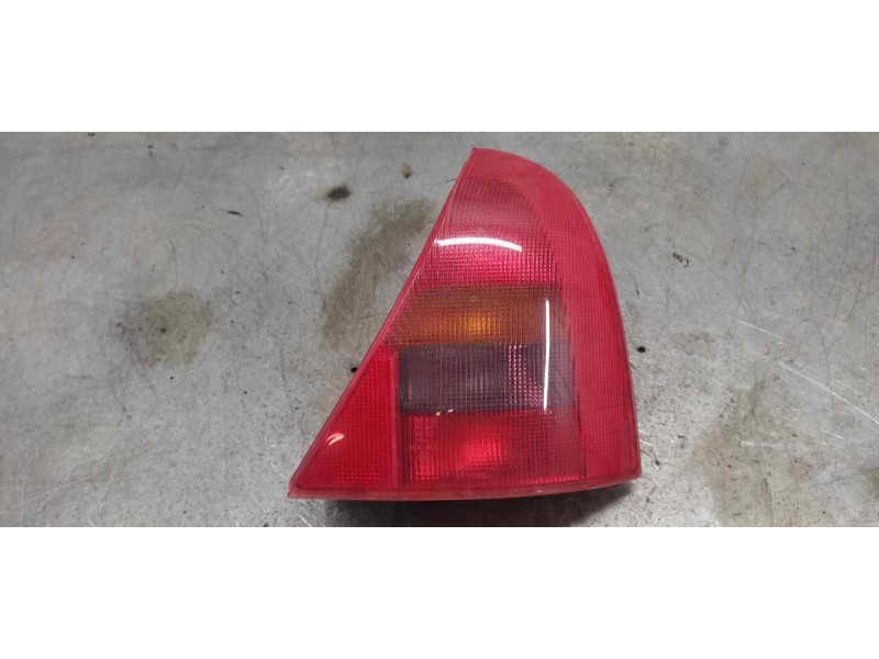 Recambio de piloto trasero derecho para renault clio ii fase i (b/cbo) 1.2 referencia OEM IAM   