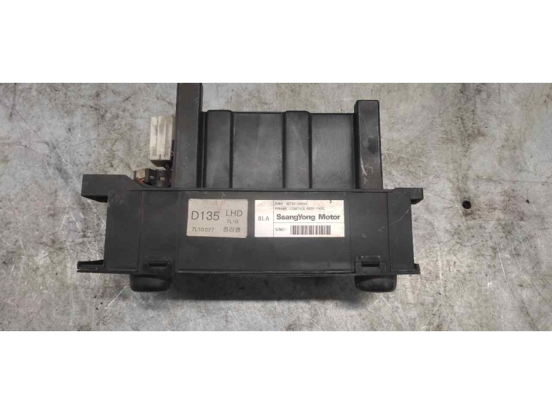 Recambio de mando climatizador para ssangyong kyron 270 xdi limited 4wd referencia OEM IAM 6870009080  