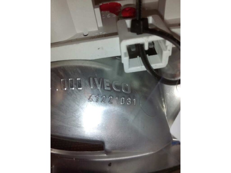 Recambio de luz interior para iveco eurocargo tector 5.9 diesel referencia OEM IAM 41221031 08874000 