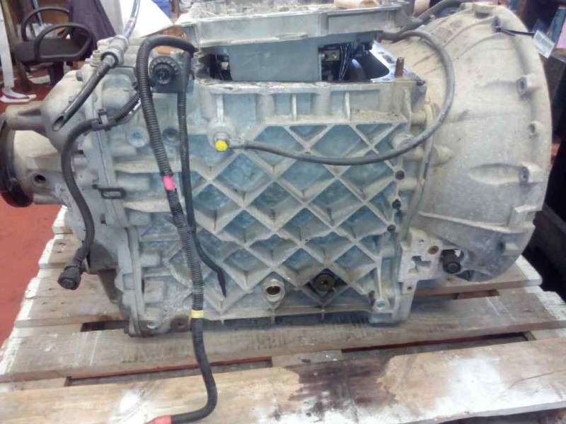 Recambio de caja cambios para renault premium lander fg 4x2 cabina larga referencia OEM IAM AT2412C SP3190492 