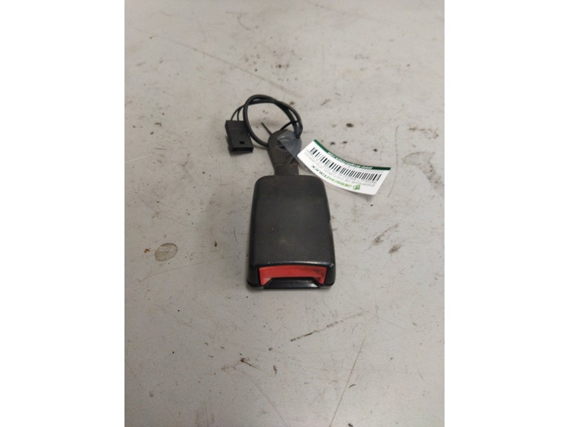 Recambio de enganche de cinturon izquierdo para renault magnum ab 2005 12.8 diesel referencia OEM IAM   