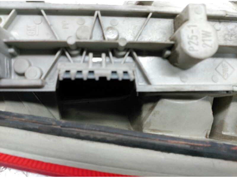 Recambio de piloto trasero derecho para opel kadett e california berlina referencia OEM IAM 90009952  