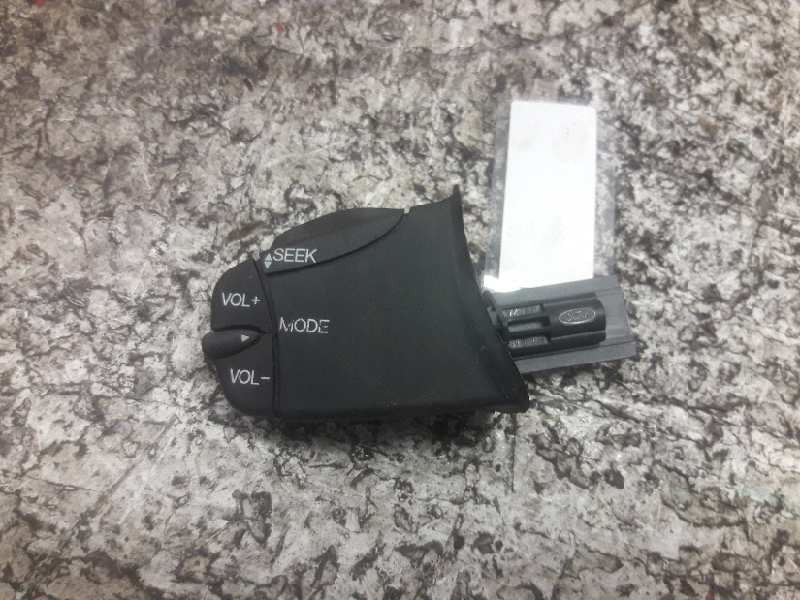 Recambio de mando volante para ford fiesta (cbk) ambiente referencia OEM IAM 98AB14K147AC 3 PINS 