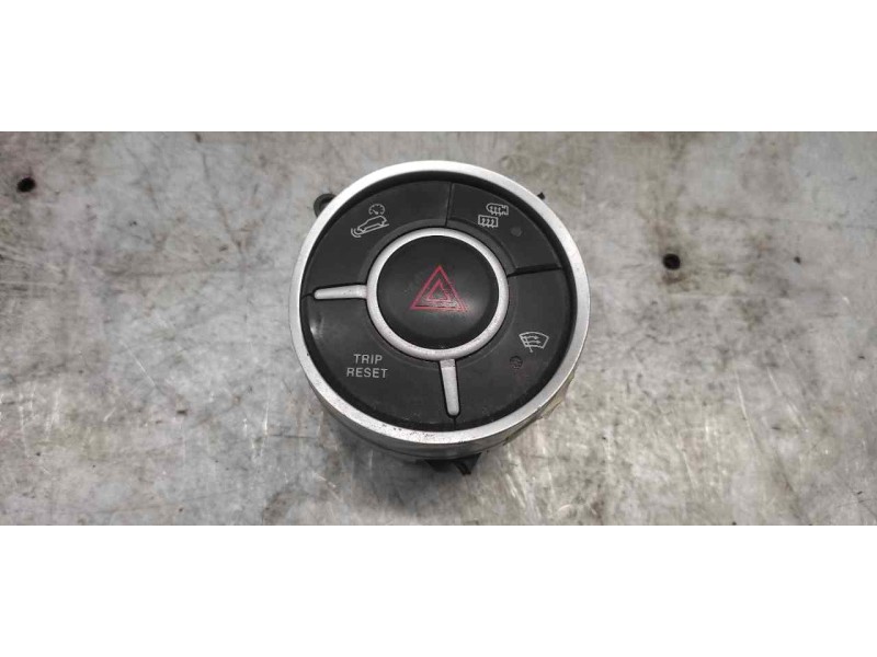 Recambio de warning para ssangyong kyron 270 xdi limited 4wd referencia OEM IAM 8520109051HCH  