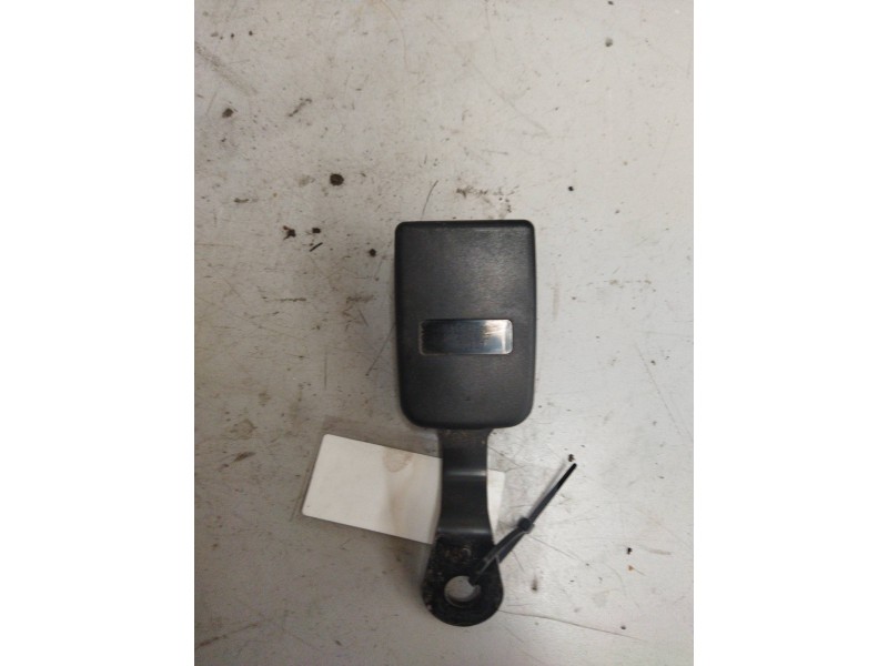 Recambio de enganche de cinturon derecho para renault magnum ab 2005 12.8 diesel referencia OEM IAM   