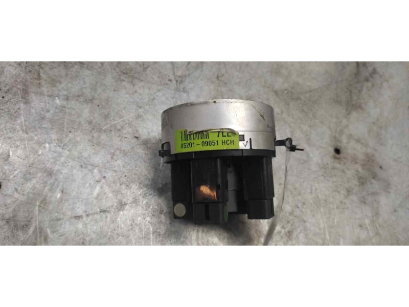 Recambio de warning para ssangyong kyron 270 xdi limited 4wd referencia OEM IAM 8520109051HCH  