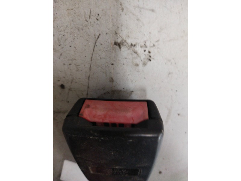 Recambio de enganche de cinturon derecho para renault magnum ab 2005 12.8 diesel referencia OEM IAM   