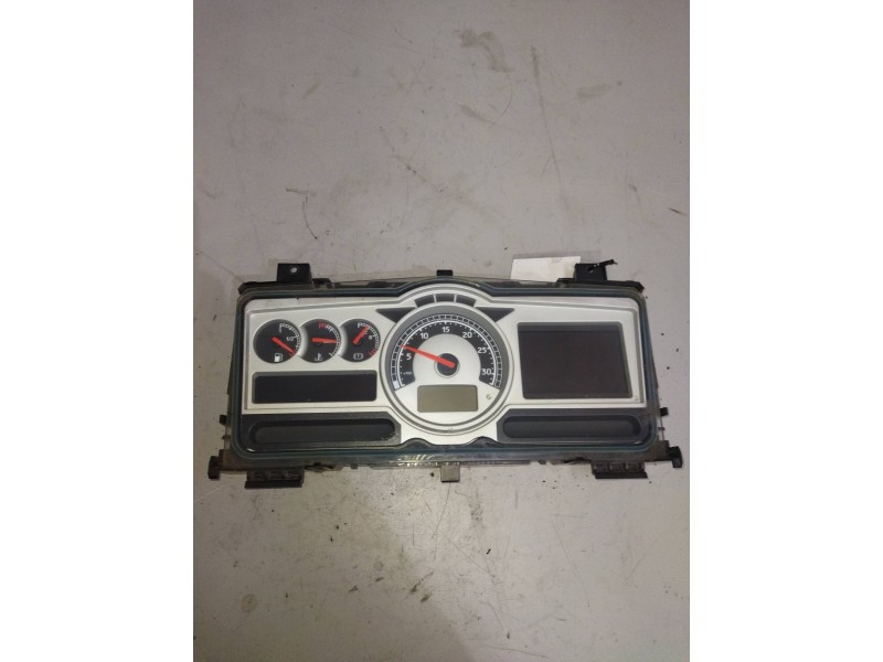 Recambio de cuadro instrumentos para renault magnum ab 2005 12.8 diesel referencia OEM IAM 7420977604  