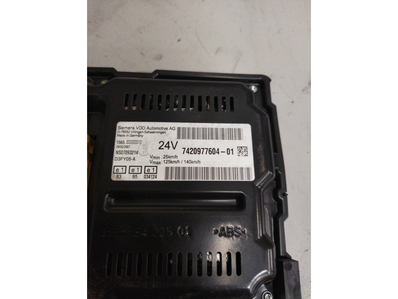 Recambio de cuadro instrumentos para renault magnum ab 2005 12.8 diesel referencia OEM IAM 7420977604  