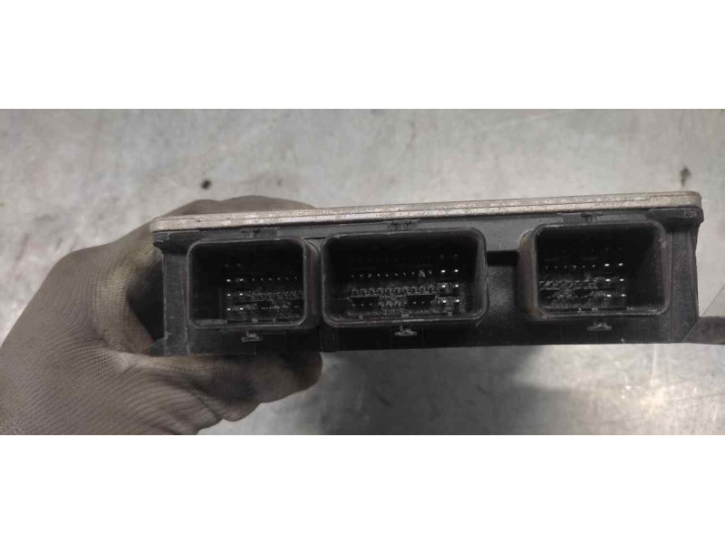 Recambio de centralita motor uce para renault clio iii referencia OEM IAM 8200399038 8200619409 