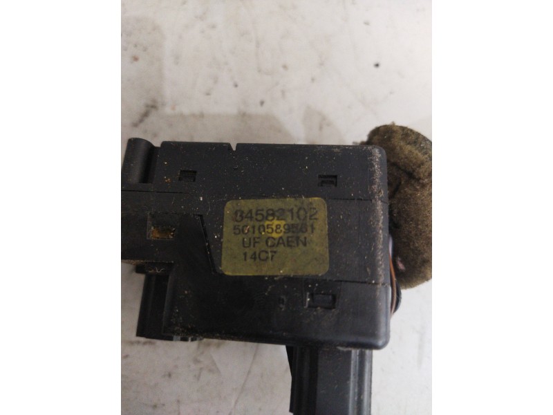 Recambio de mando intermitentes para renault magnum ab 2005 12.8 diesel referencia OEM IAM 5010589561  