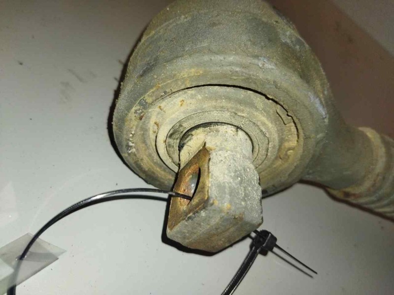 Recambio de tirante trasero derecho para volvo fh16 16.1 diesel referencia OEM IAM 20517494  