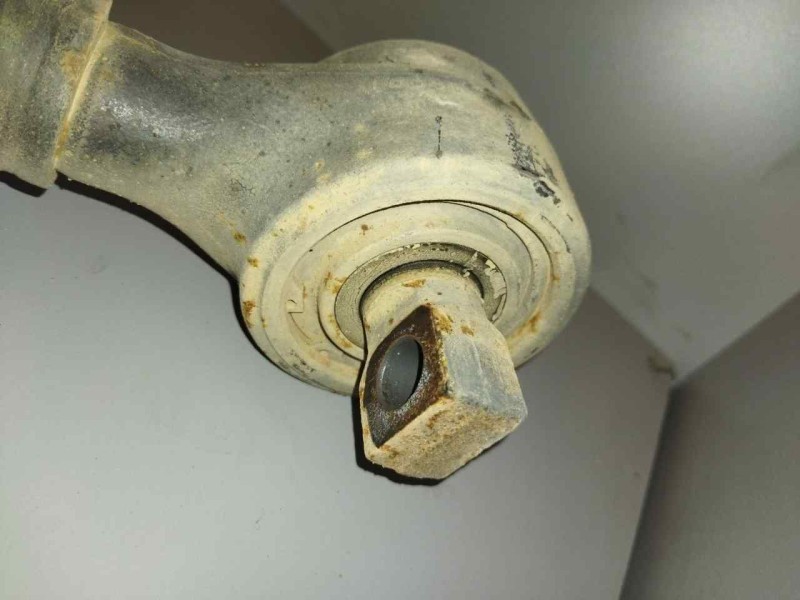 Recambio de tirante trasero derecho para volvo fh16 16.1 diesel referencia OEM IAM 20517494  