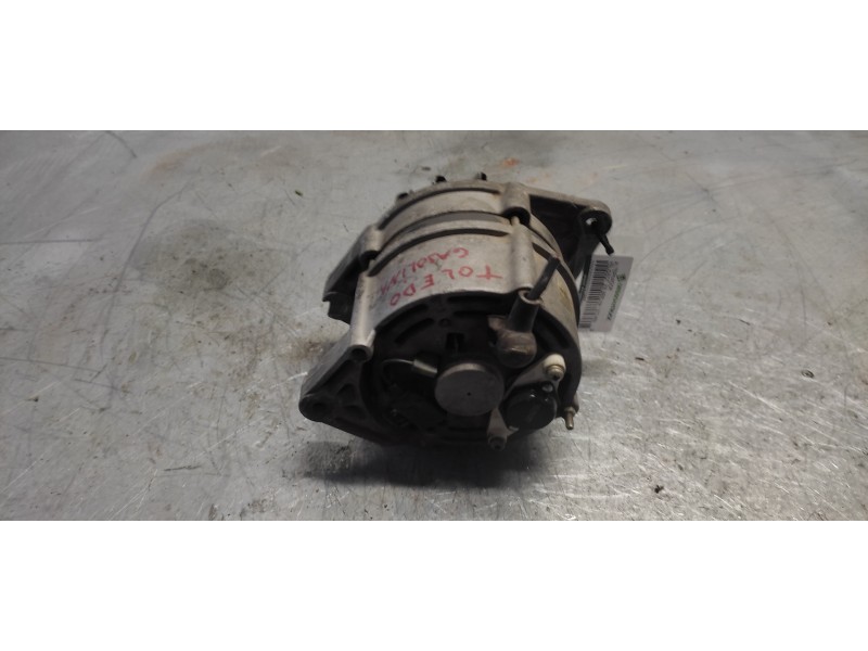 Recambio de alternador para peugeot 205 berlina 1.8 d mito referencia OEM IAM 0986032790  