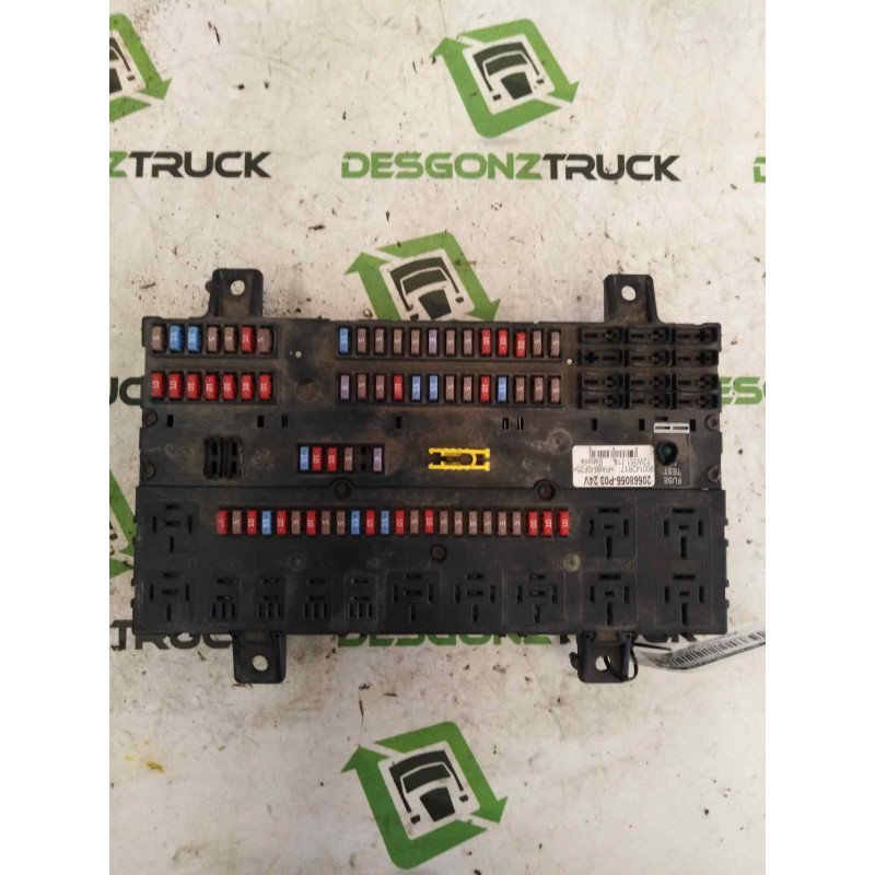 Recambio de caja reles / fusibles para volvo fh xxx fg 4x2 std/med largo globetrotter (lhh2, l2h2) referencia OEM IAM 20568055  